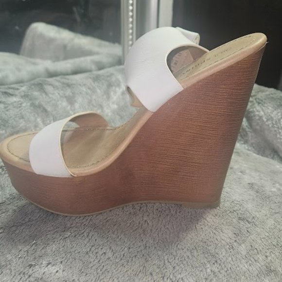 Size 8 Wedge by Spring - Picture 3 of 3